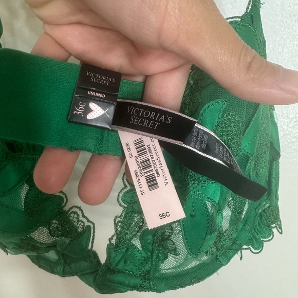 Victoria's Secret Green Lace Bra - Picture 3 of 5
